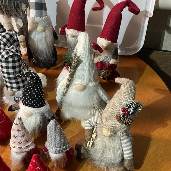 Bundle Holiday Gnome Collection - Picture 3 of 6